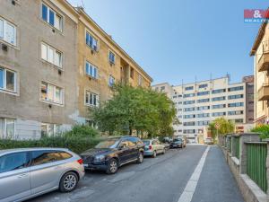 Prodej bytu 2+1, Praha, U Svépomoci, 52 m2