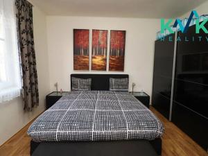 Prodej bytu 2+1, Karlovy Vary, Borová, 38 m2