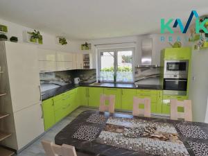 Prodej rodinného domu, Pernink, Školní louka, 200 m2