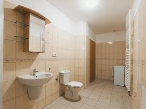 Pronájem bytu 2+kk, Praha - Prosek, Vysočanská, 48 m2