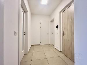 Pronájem bytu 2+kk, Praha - Hlubočepy, Benešova, 48 m2