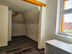 Prodej bytu 2+kk, Přelouč, Václavské náměstí, 72 m2