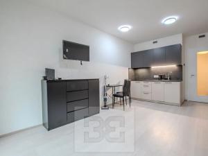 Pronájem bytu 1+kk, Praha - Hloubětín, Poděbradská, 32 m2