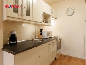 Prodej bytu 2+kk, Praha - Háje, Plickova, 43 m2