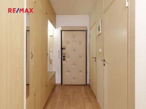 Prodej bytu 2+kk, Praha - Háje, Plickova, 43 m2
