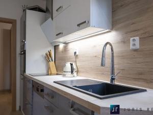 Prodej bytu 2+1, Praha - Kamýk, Zárubova, 68 m2