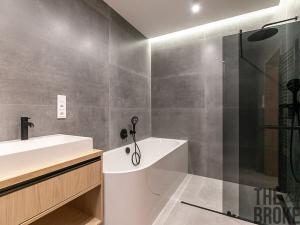 Prodej bytu 3+kk, Praha - Karlín, Pernerova, 105 m2
