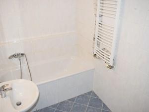 Pronájem bytu 1+kk, Praha - Vysočany, Poděbradská, 50 m2