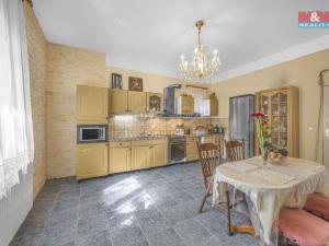 Prodej rodinného domu, Dubí - Pozorka, Tyršova, 370 m2