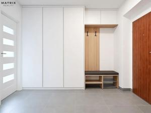 Prodej bytu 2+kk, Králův Dvůr, náměstí Míru, 55 m2