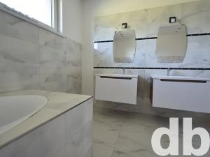 Prodej vícegeneračního domu, Otovice, Na Louce, 280 m2