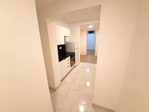 Pronájem bytu 1+kk, Praha - Radotín, Vrážská, 26 m2