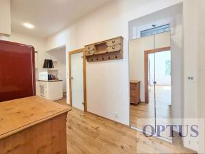 Pronájem bytu 2+1, Praha - Podolí, Podolské nábřeží, 66 m2
