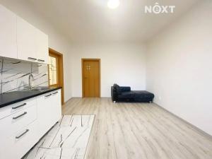 Pronájem kanceláře, Praha - Uhříněves, Přátelství, 56 m2