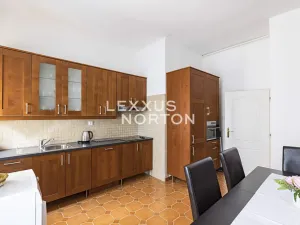 Pronájem bytu 4+1, Praha - Nové Město, Biskupská, 132 m2