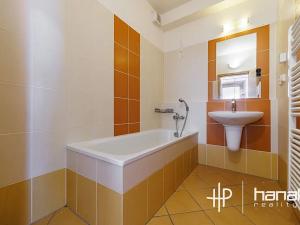 Pronájem bytu 2+kk, Olomouc, Peškova, 55 m2