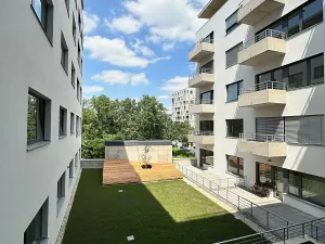Pronájem garážového stání, Brno, Opuštěná, 13 m2