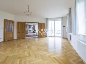 Pronájem vily, Praha - Lysolaje, Nad Helmrovkou, 255 m2