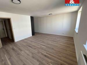Pronájem bytu 1+kk, Louny, Husova, 38 m2
