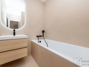 Prodej bytu 4+kk, Praha - Horní Měcholupy, Parmská, 80 m2