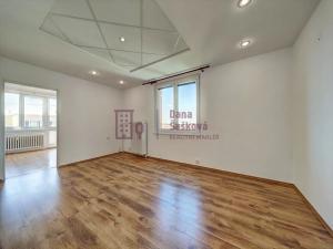 Pronájem bytu 3+1, Jindřichův Hradec, sídliště Vajgar, 65 m2