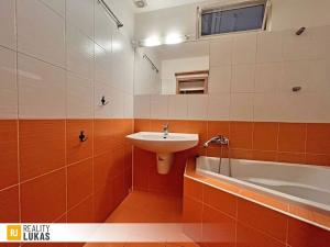 Prodej bytu 3+1, Ostrava, Hlavní třída, 66 m2