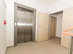 Pronájem bytu 1+kk, Praha - Horní Měcholupy, 40 m2
