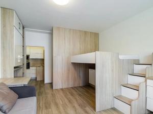 Pronájem bytu 1+kk, Praha - Michle, Počátecká, 29 m2