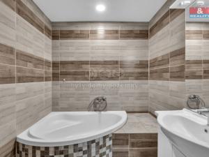 Prodej rodinného domu, Boseň, 180 m2