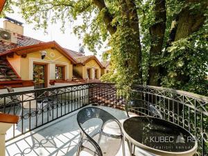 Prodej ubytování, Chotoviny, Táborská, 2200 m2