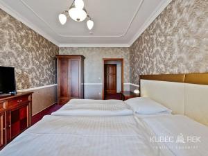 Prodej ubytování, Chotoviny, Táborská, 2200 m2