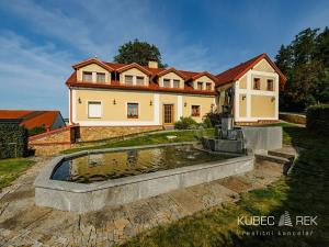 Prodej ubytování, Chotoviny, Táborská, 2200 m2