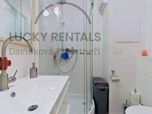 Pronájem bytu 1+kk, Praha - Vysočany, Jana Přibíka, 29 m2