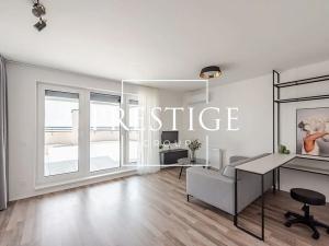Pronájem bytu 1+kk, Praha, Zvěřinova, 39 m2