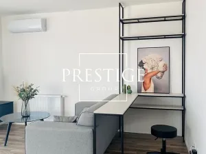 Pronájem bytu 1+kk, Praha, Zvěřinova, 39 m2