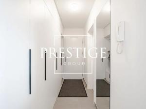 Pronájem bytu 1+kk, Praha, Zvěřinova, 39 m2
