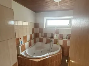 Prodej obchodního prostoru, Třebíč, Sucheniova, 200 m2