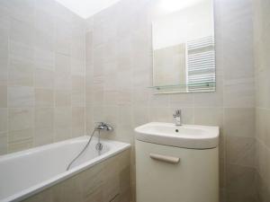 Pronájem bytu 2+kk, Praha - Vinohrady, Mánesova, 47 m2