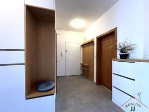 Pronájem bytu 3+1, Praha - Veleslavín, Křenova, 88 m2
