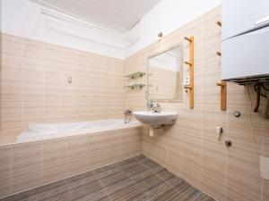 Pronájem bytu 3+kk, Pardubice - Bílé Předměstí, Husova, 79 m2