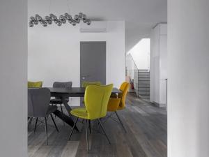 Prodej rodinného domu, Praha - Dolní Měcholupy, Na návsi, 392 m2