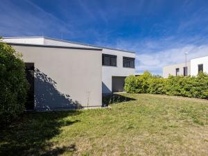 Pronájem vily, Praha - Horní Měcholupy, U Golfu, 248 m2