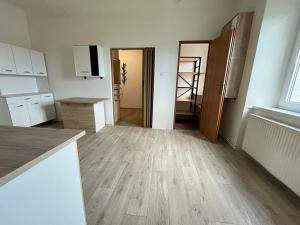 Pronájem bytu 3+1, Opava, Krnovská, 74 m2