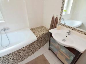 Prodej bytu 4+1, Rudná, Příčná, 126 m2