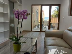 Prodej bytu 3+kk, Tivat, Černá Hora, 58 m2