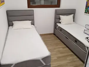 Prodej bytu 3+kk, Tivat, Černá Hora, 58 m2