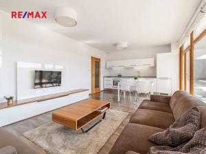 Prodej bytu 2+kk, Mníšek pod Brdy, Ke škole, 57 m2