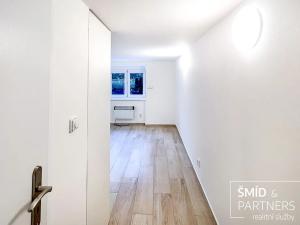Prodej obchodního prostoru, Poděbrady, Hakenova, 40 m2