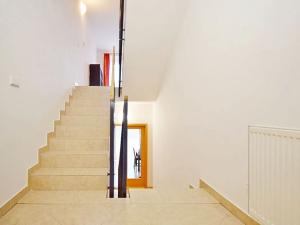 Pronájem rodinného domu, Praha - Řepy, Na Fialce II, 220 m2