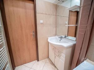 Pronájem bytu 2+kk, Praha - Libeň, Čihákova, 46 m2